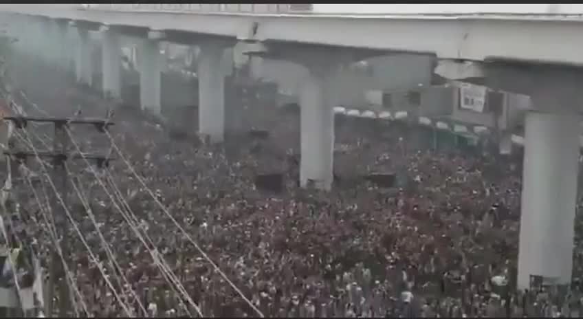 HUGE HUGE UPRISING