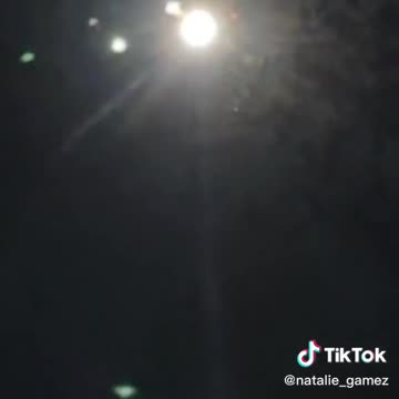 Natalie Gamez - I’m Freaking Out! UFO Right Outside My Window