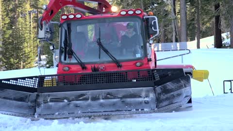 Perfect Groomers, A Day In The Life Of A Snowcat Operator