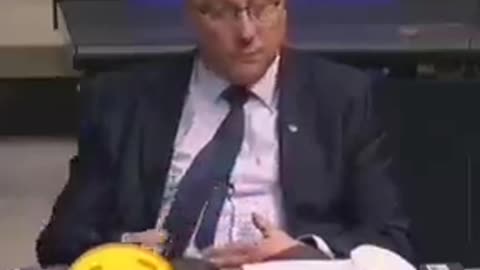 GRÜSSE VOM EUROPÄISCHEN PARLAMENT!