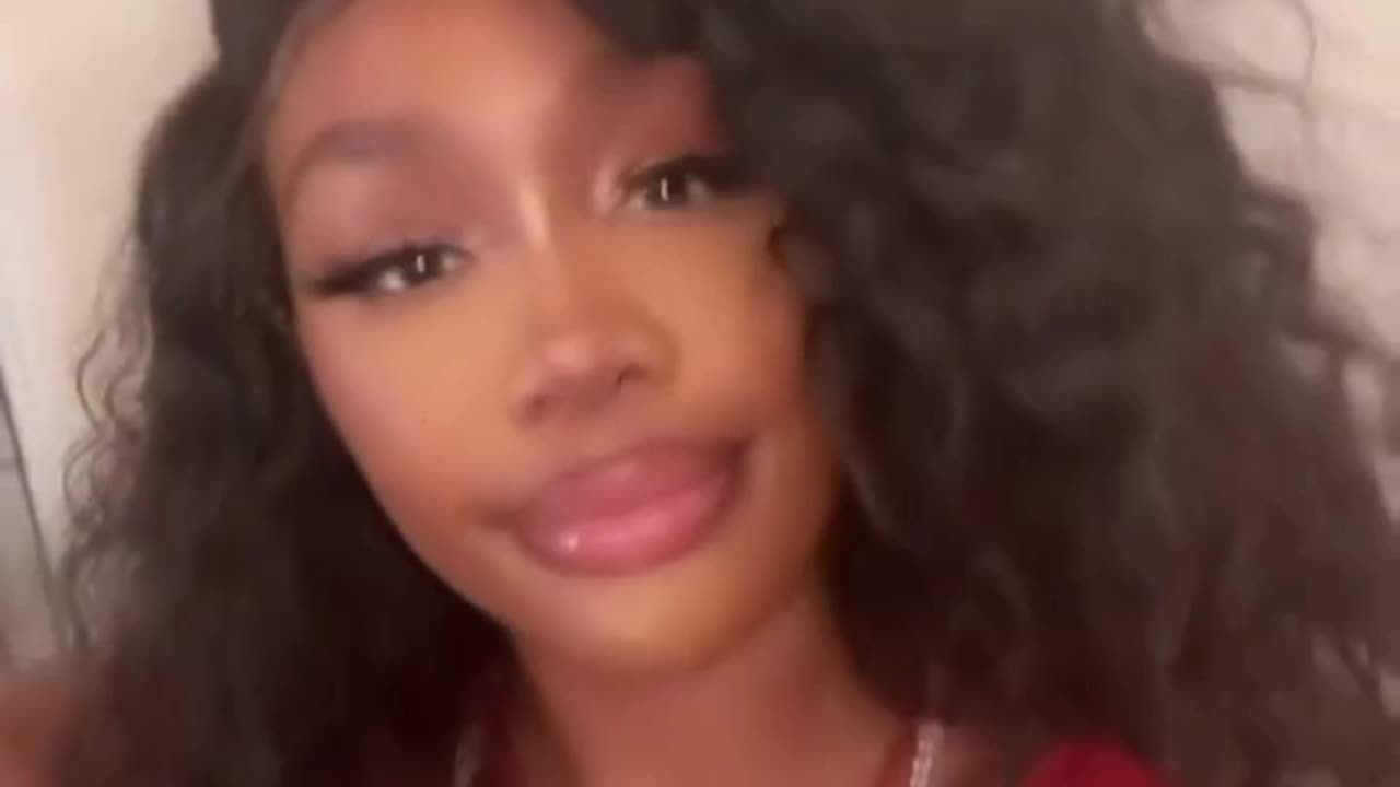 SZA only make beautiful music and stay pretty.