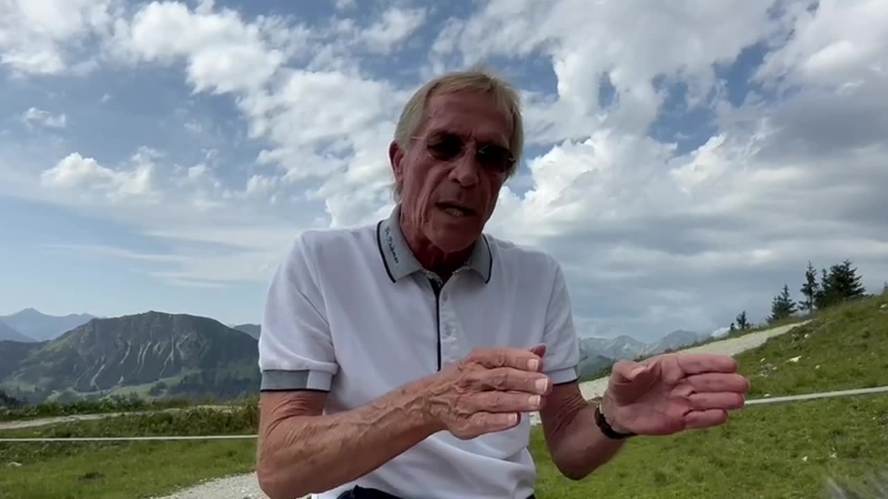 🚑MEIN LIEBLINGS DOC ULI 🚑...🇩🇪🇦🇹🇨🇭 ...."KURZGRUSS"....August 25, 2023...🧠🐰🗽📡