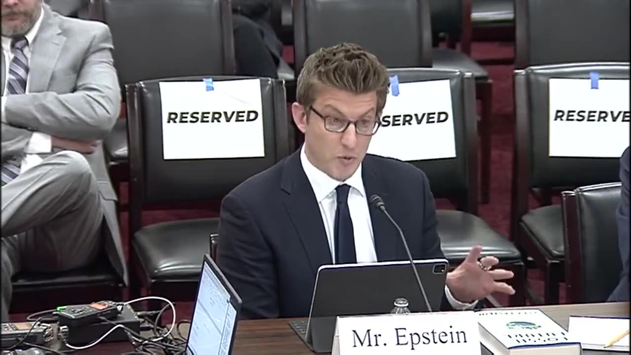 Cori Bush accuses witness of "white supremacist" views. His response SHUTS her up