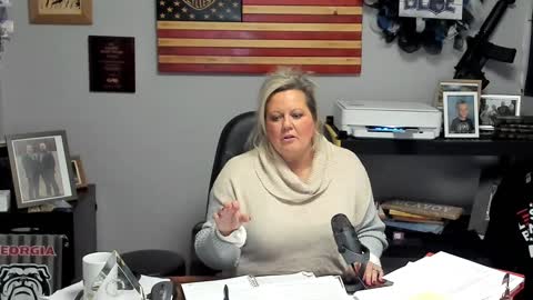 Lori discusses Teacher lining up kids from Whitest to Darkest and makes White kids Apologize!