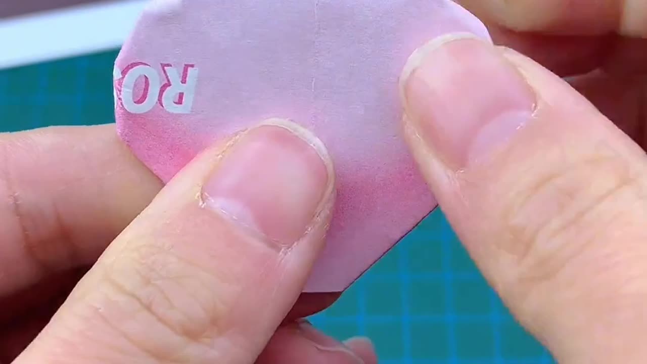 DIY Paper Hearts: Easy Tutorial for a Sweet Touch!