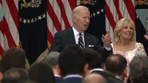 Dr. Jill Holds Biden's Hand as he Struggles to Locate Granddaughter in White House Crowd