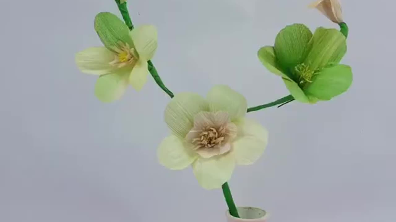 DIY Flowers from Corn Peel
