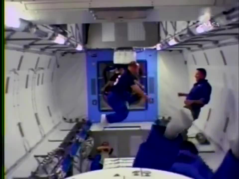 A astronaut gets stuck in one spot 😂