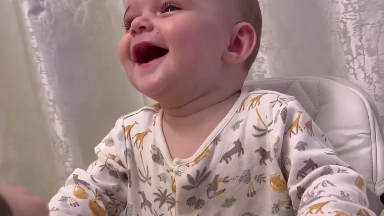 Laughter therapy: Witness the uncontrollable giggles triggered by ‘mama banana’.