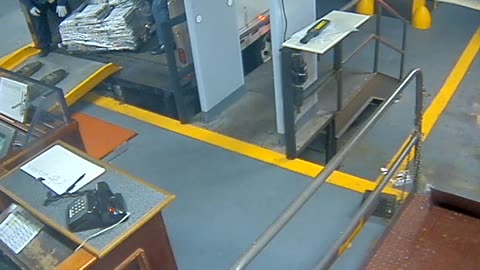 3205LHOBBACStLoadingDock_2021-01-06_07h19min50s377ms.mp4
