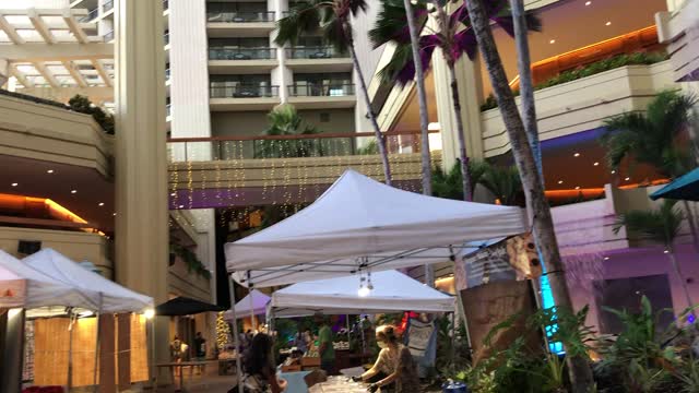 Tropical breeze in lobby of Hyatt Waikiki at Christmas time