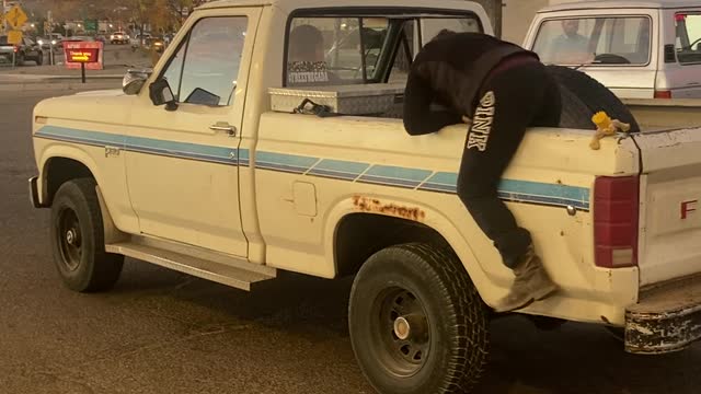 Argument Gets Physical at Gas Pump