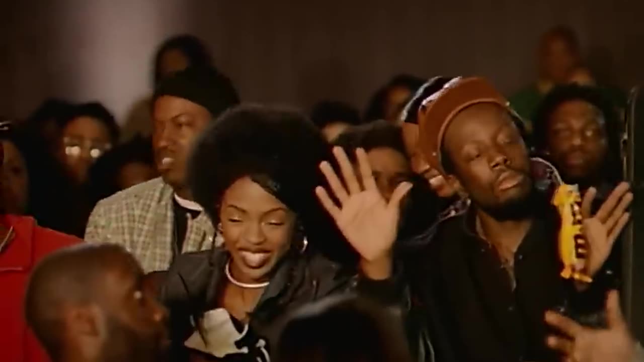 Fugees - Killing Me Softly With His Song (Video)