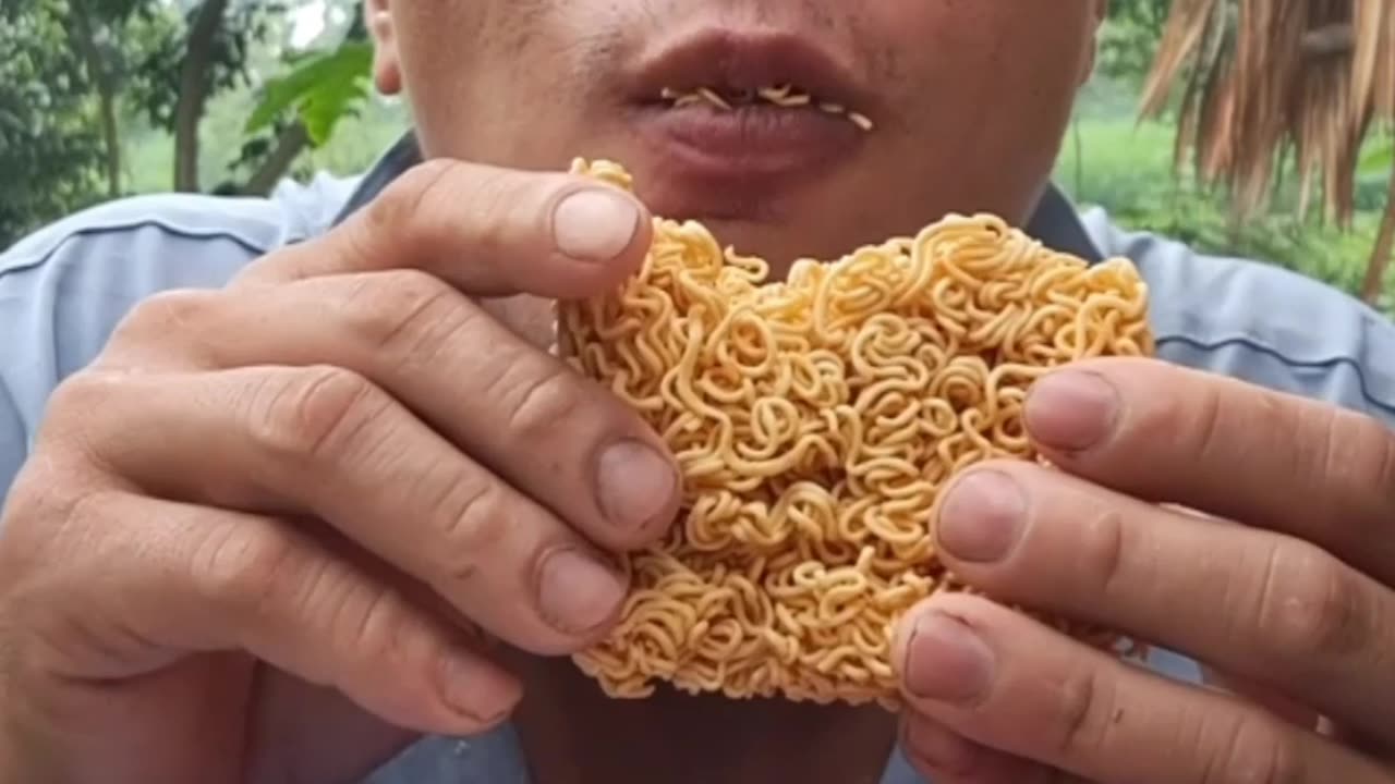 Eating Instant Noodles RAW for 24 HOURS (NOODLE CHALLENGE)