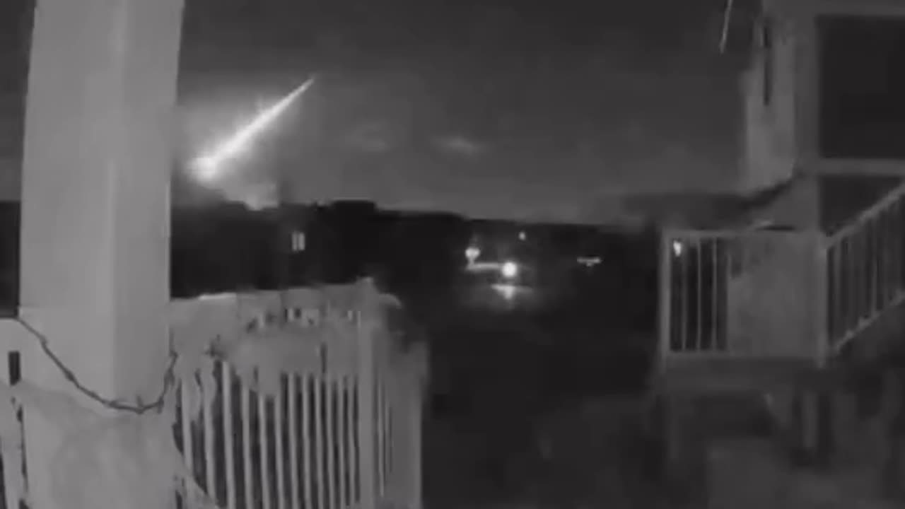 SHOOTING STAR OR UFO ?