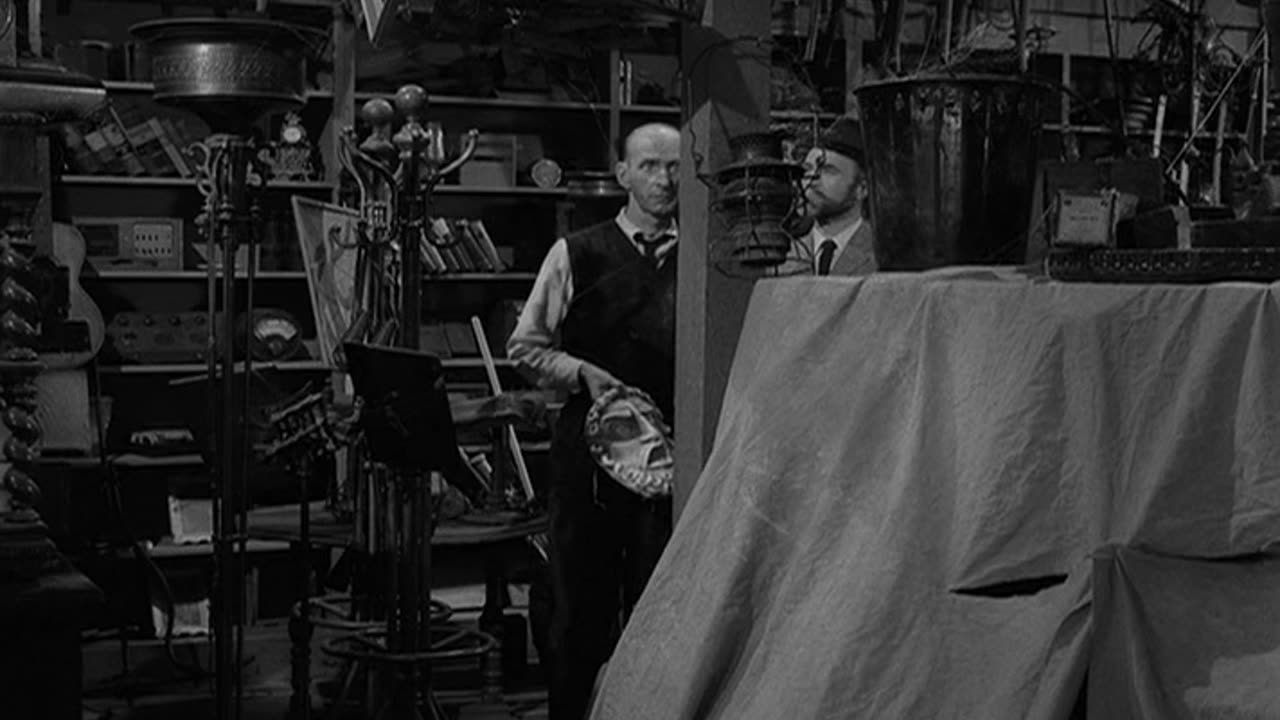 The Twilight Zone S03E22 A Piano In The House