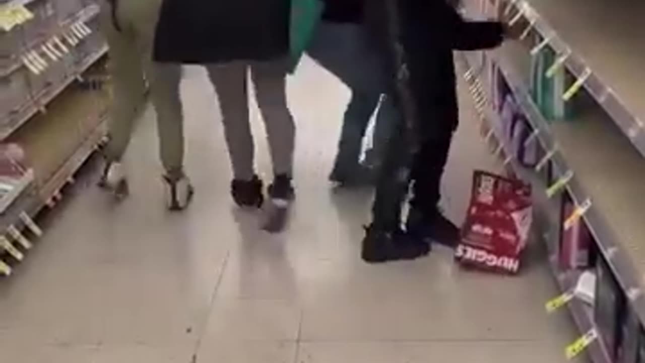 Black Friday LOOTING in Memphis!