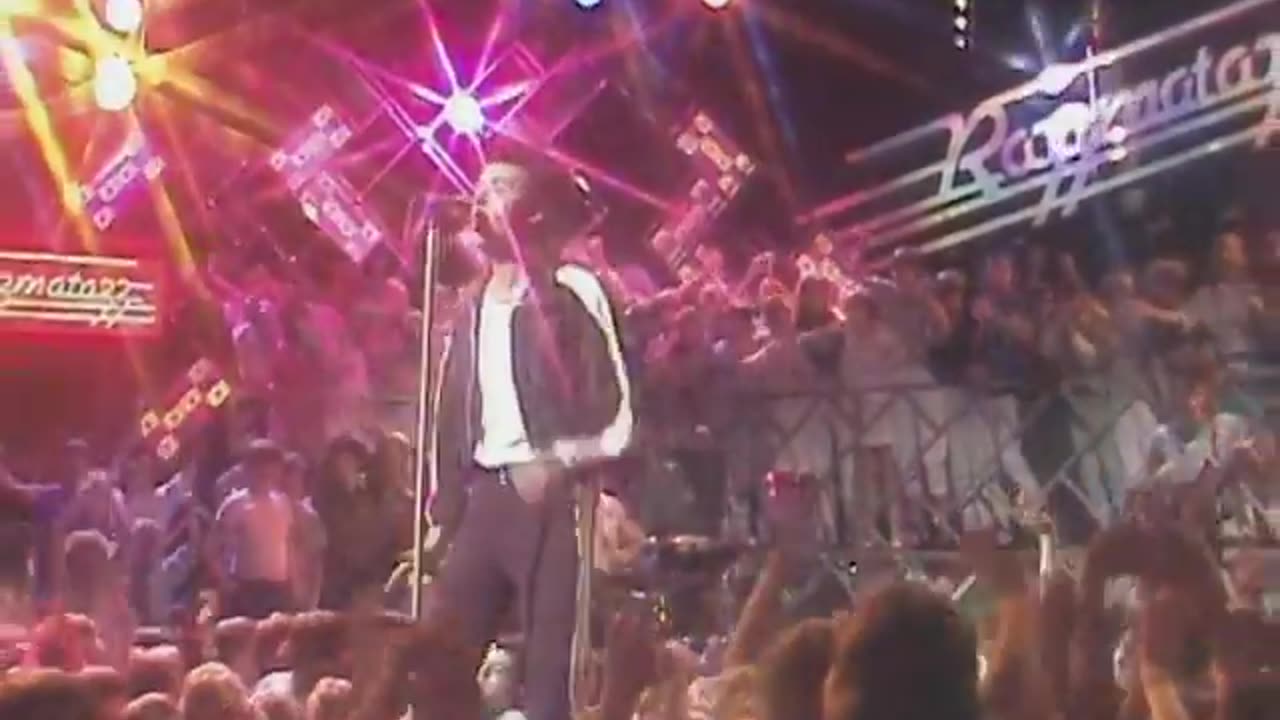 Paul Young - I'm Gonna Tear Your Playhouse Down (Razzmatazz 1984)
