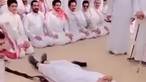 saudi arabia ka city najran me ak saudi ny katal kar diya or inka asul