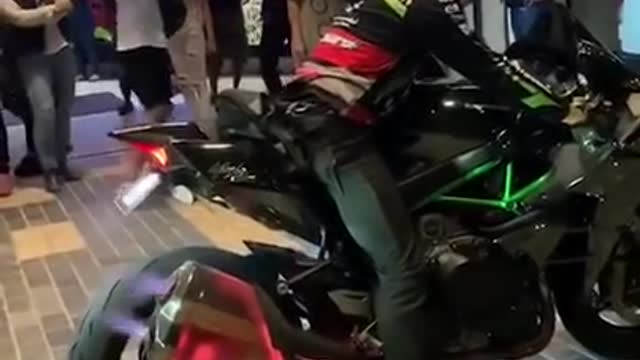 KAWASAKI H2R SCREAMING