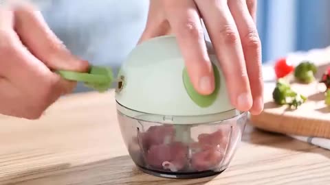 Compact Electric Spice Grinder – Perfect for Garlic and Herbs