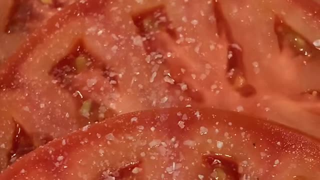 Low effort BLT ASMR because BLTs are the best.