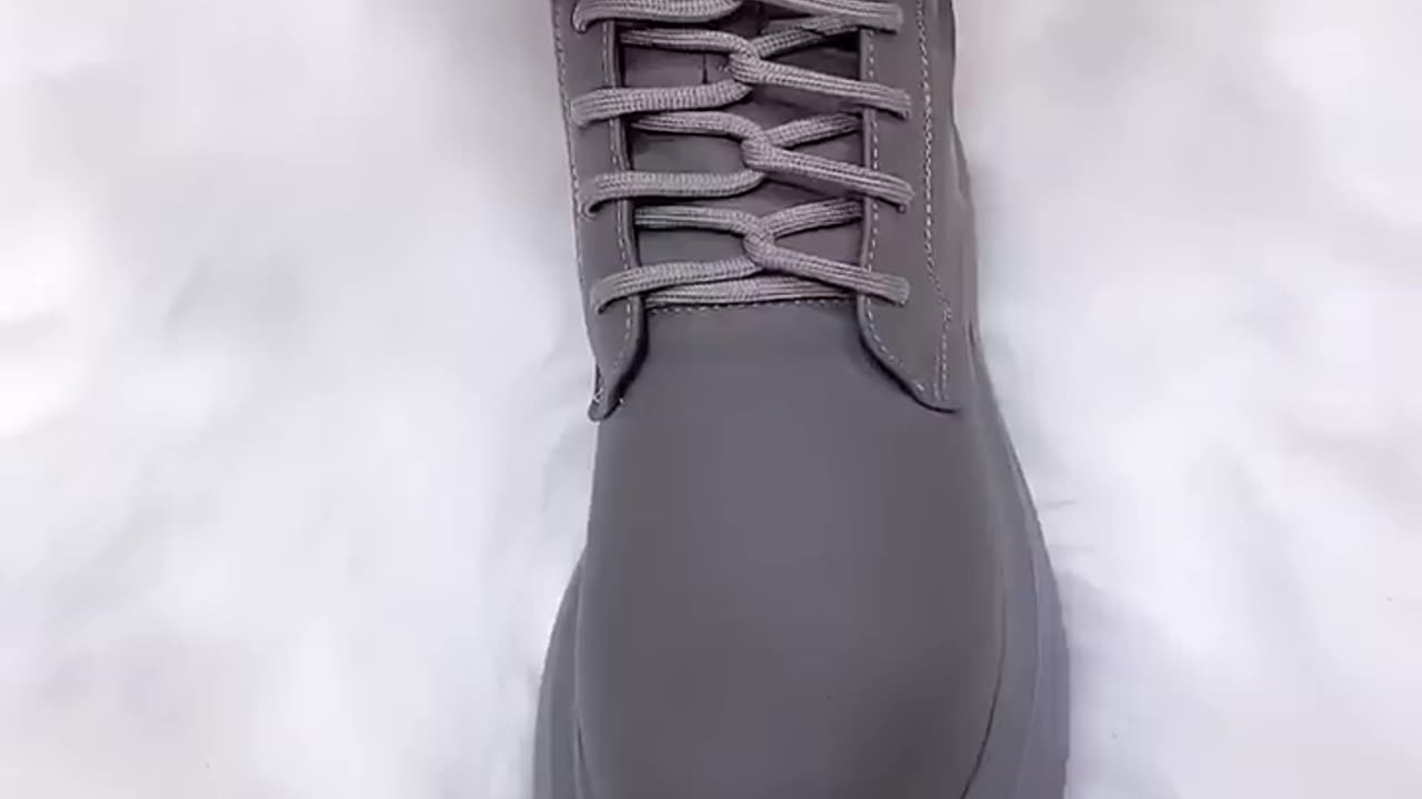 Shoelace tying technique