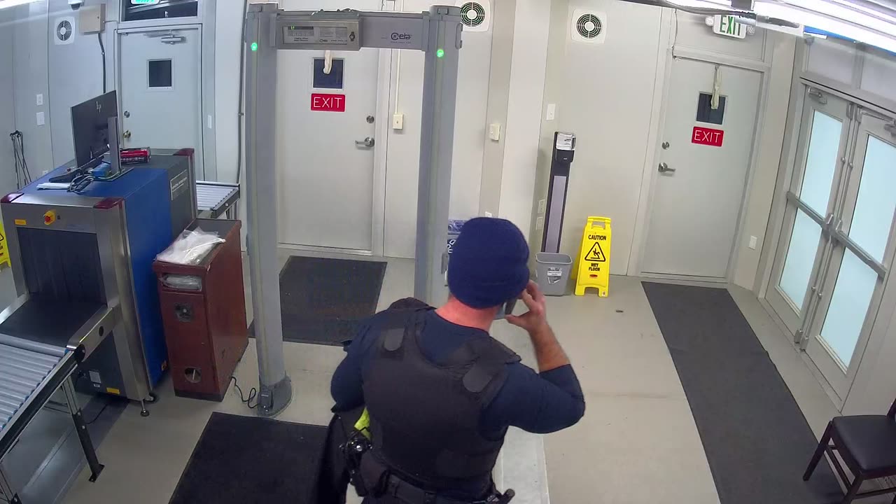 0972USCG00SouthTrailer_2021-01-06_02h20min01s213ms.mp4