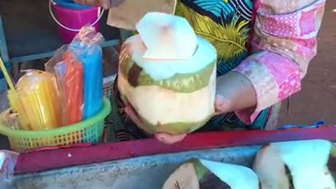 Amazing Coconut Cutting Skills _ Thai Street Food _shorts-pvNnHDm-WwM