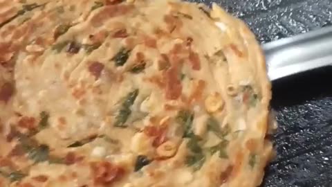Grill Garlic 🧄 Chilli Paratha