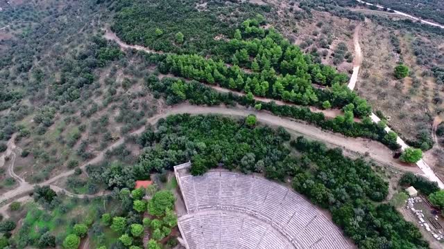 Drone capta belleza sin precedentes de un antiguo teatro griego