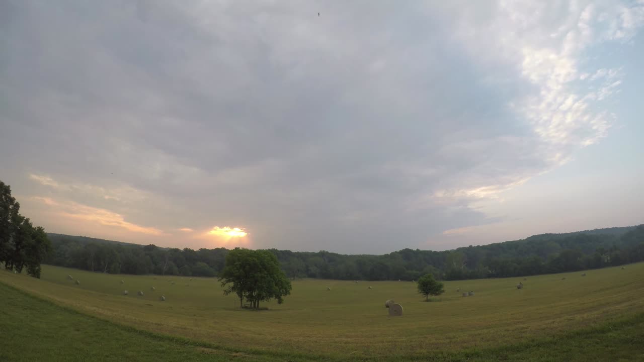 Sun ☀ Rise 6 8 23 65f/18c