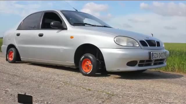 A car with modified tires, start the trial run.