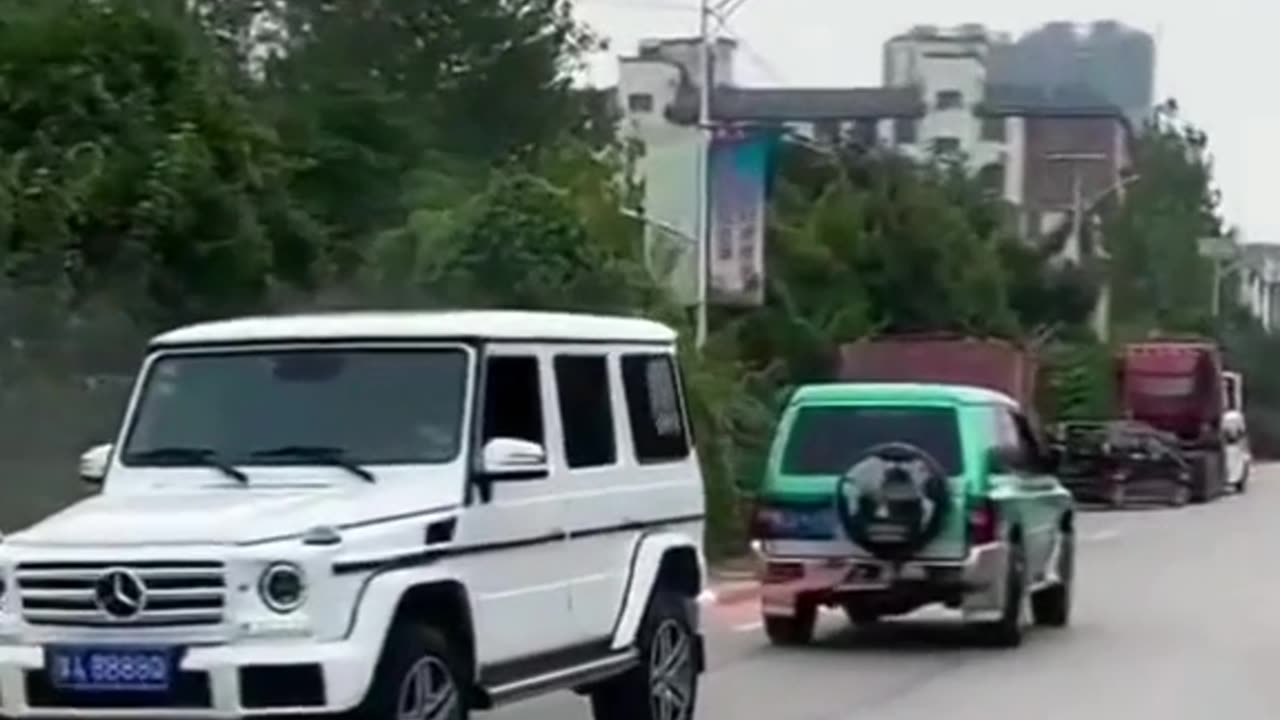 Pajero vs Mercedes G class