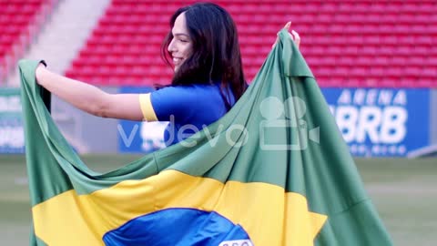 The beautiful Brazilian dances on the stadium: the magic of football