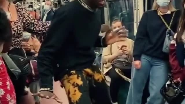 Foreign funny videos amuse you every day, foreigners make mistakes
