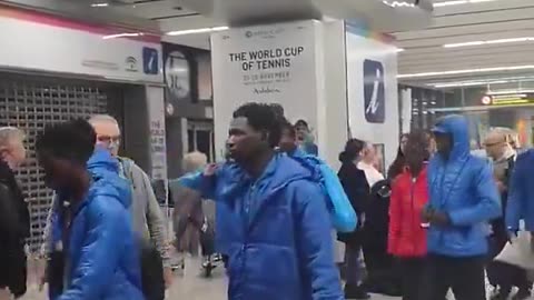 Doctors, engineers and scientists arrived in Spain. They will soon be your