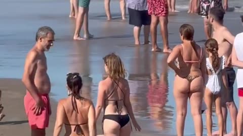 🇦🇷 Pinamar Beach A Crowded Day At