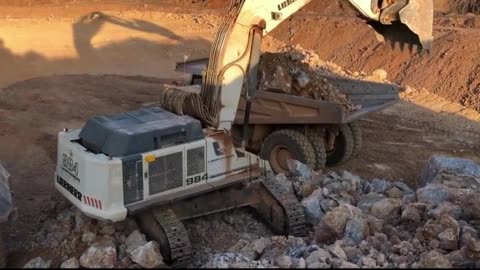 It was hard to find a suitable truck to transport such a large bulldozer