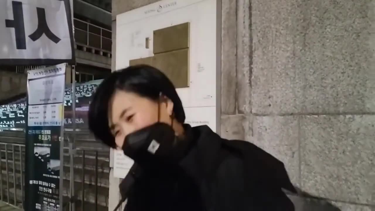 20210221_V3_S02(VYHbkMbtx9s)민X총에 눌리지 않고 일인시위를 당당하게! 세종문화회관 앞에서