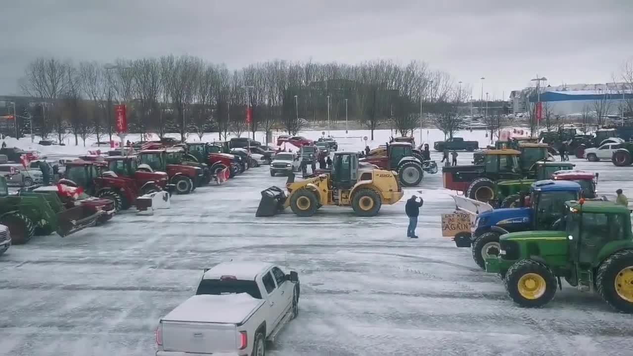 Sarnia border gets blocked. Farmers for Freedom!