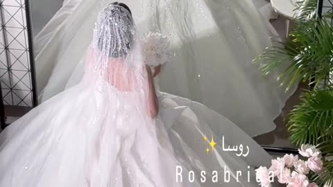 بدي قلك اني بحبك ✨ . . الفستان الجميل من روسا الجميلة ✨