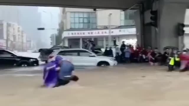 Flood in Zhengzhou City, Henan, China 😱