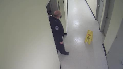 8802VZN06Elevator_2021-01-05_06h40min02s717ms.mp4