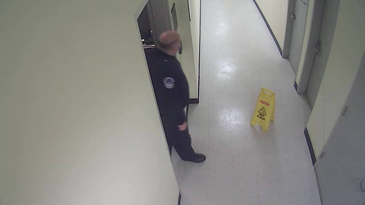 8802VZN06Elevator_2021-01-05_06h40min02s717ms.mp4