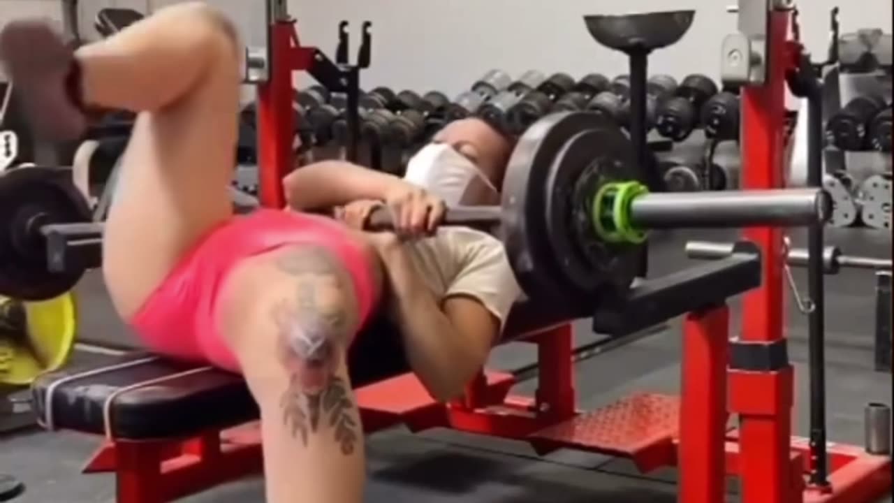 gymfail at the benchpress