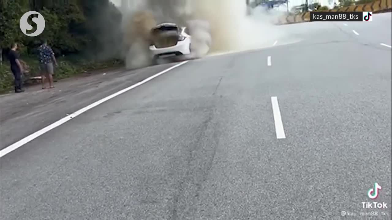 Malaysia: Car on fire rolls backwards on Genting road | The Star/Asia News Network