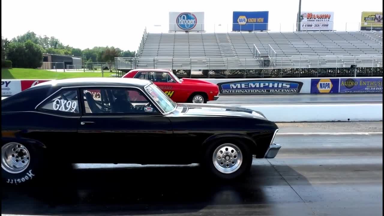 American Muscle Cars Drag Racing!