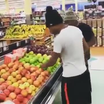 Thugs being RUDE and DISRESPECTFUL in a store