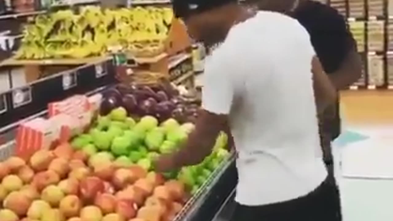 Thugs being RUDE and DISRESPECTFUL in a store